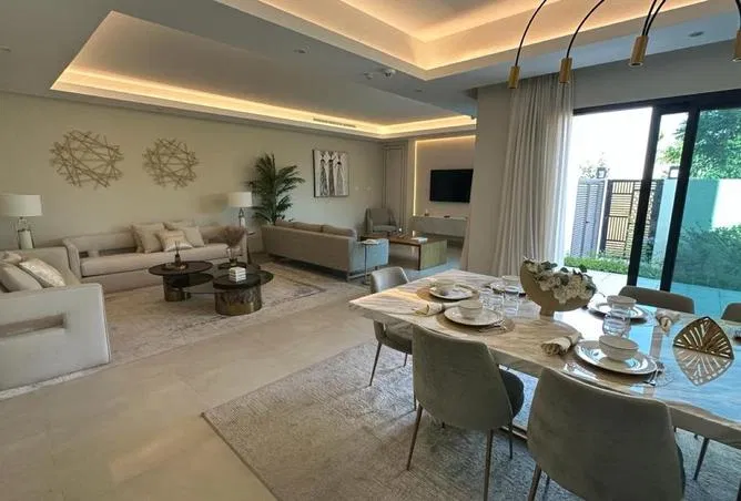 3-bedroom apartment 190 m² for sale in Village West