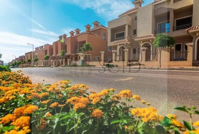 3-bedroom twin house 183 m² for sale in Nyoum October