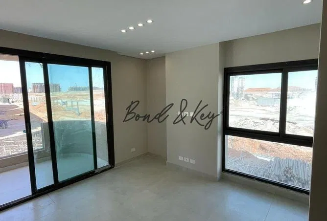 4-bedroom duplex 285 m² for sale in The Curve