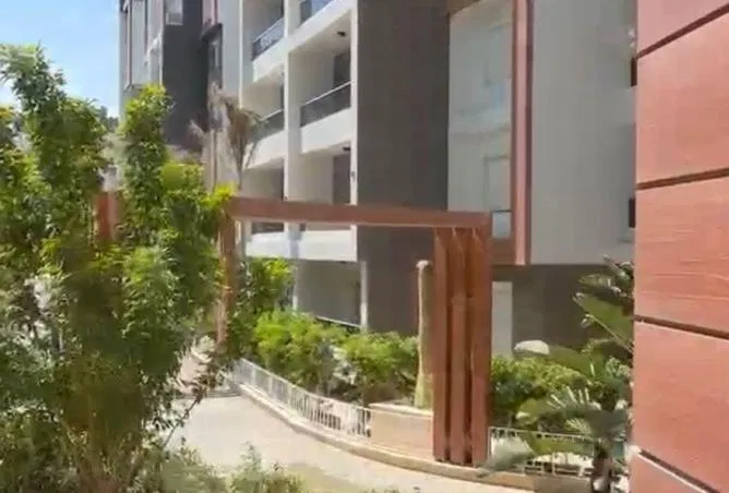 3-bedroom apartment 185 m² for sale in New Capital Compounds