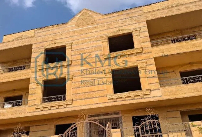 4-bedroom apartment 290 m² for sale in West Golf Extension