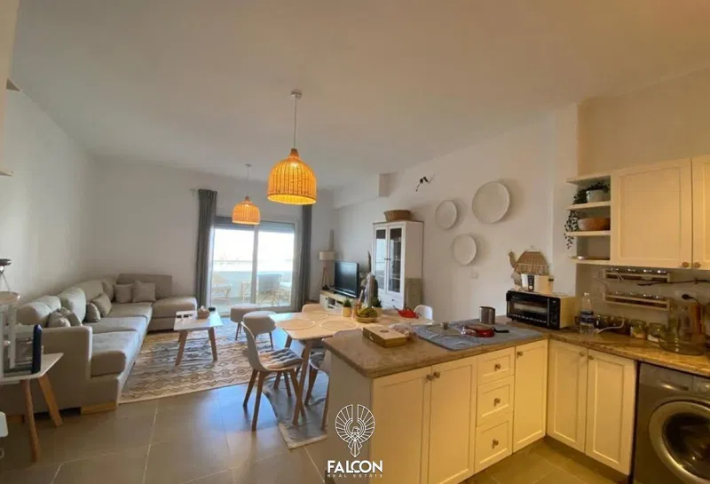 2-bedroom chalet 104 m² for sale in Jebal El Sokhna