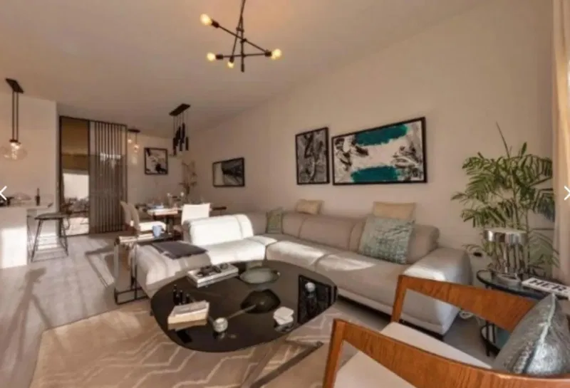 3-bedroom apartment 180 m² for sale in Al Burouj Compound