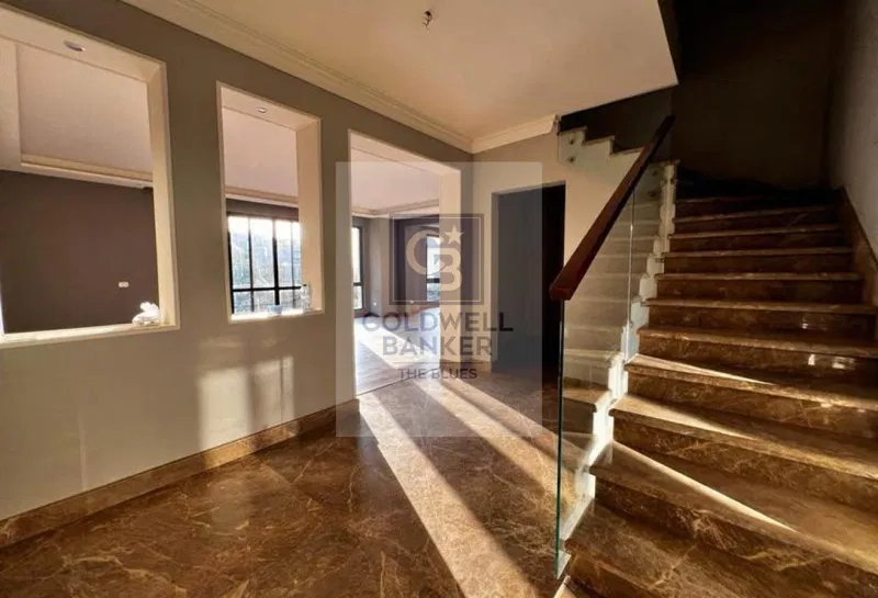 4-bedroom duplex 290 m² for sale in Villette