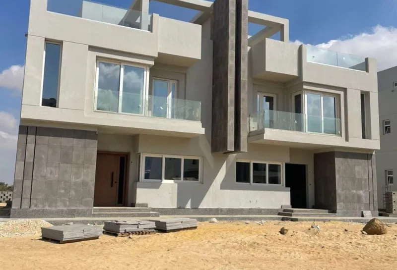 4-bedroom villa 255 m² for sale in Six West