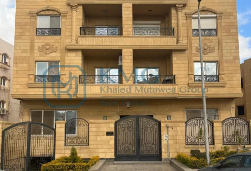 4-bedroom duplex 380 m² for sale in Mohamed Hussein Mahmoud St.