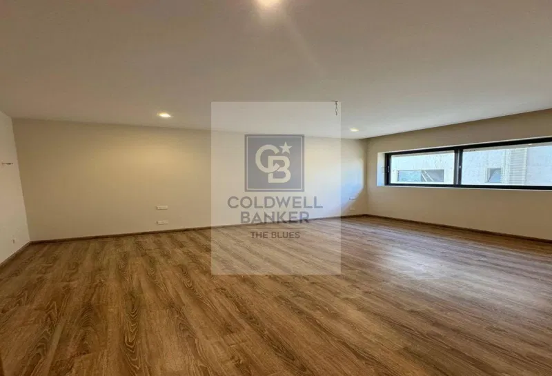 3-bedroom apartment 150 m² for sale in Hyde Park