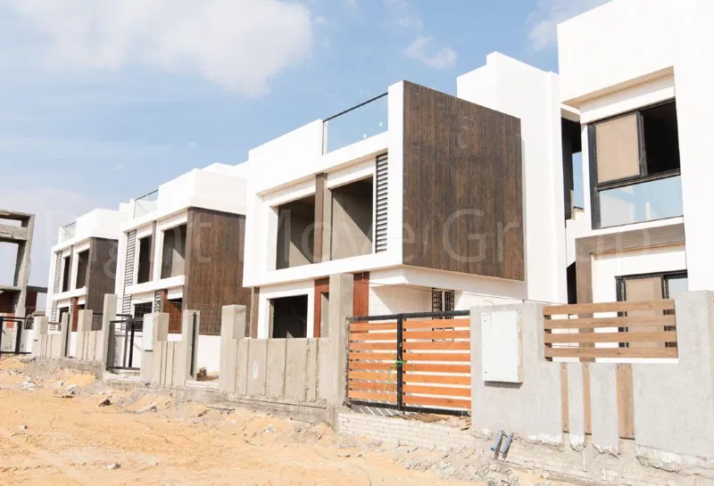 3-bedroom townhouse 241 m² for sale in Moon Hills 3