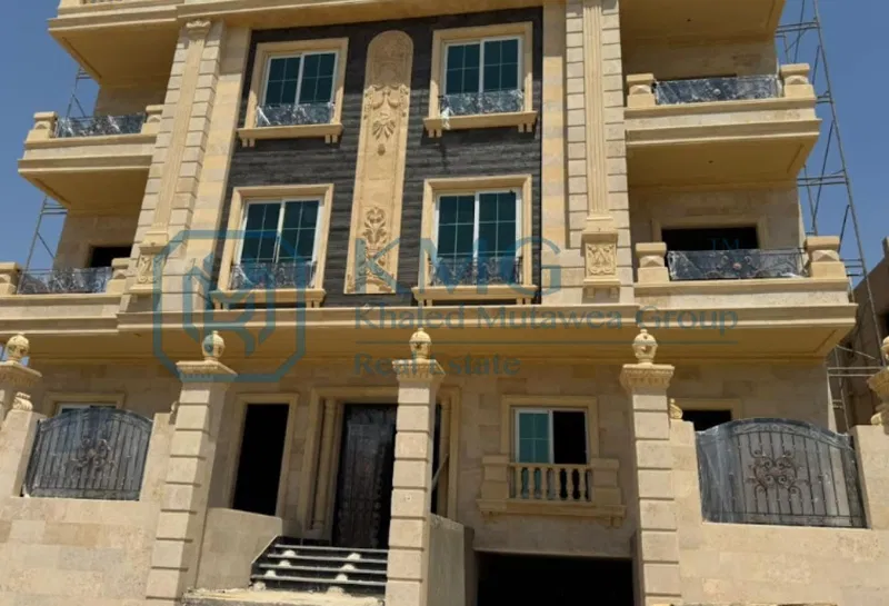 4-bedroom duplex 355 m² for sale in El Koronfel