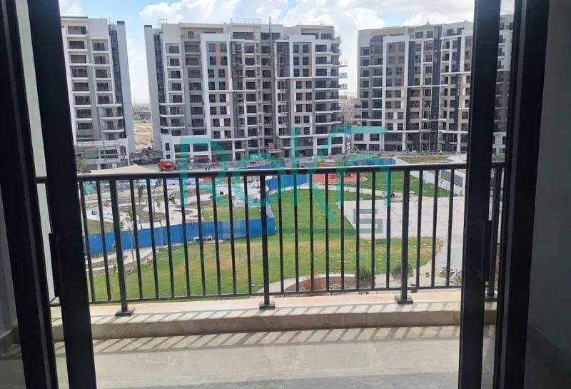 3-bedroom apartment 155 m² for sale in Six West