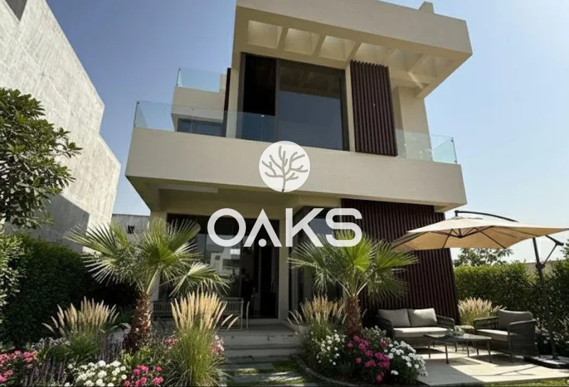 4-bedroom villa 275 m² for sale in The Crest