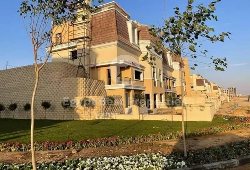 فيلا 4 غرف 260 م² للبيع في سراي، S1