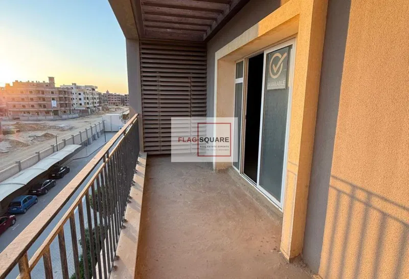 4-bedroom penthouse 263 m² for sale in October Plaza