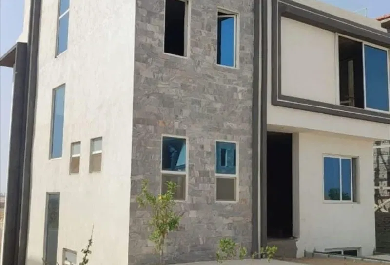 4-bedroom villa 208 m² for sale in Lake West , Lake West