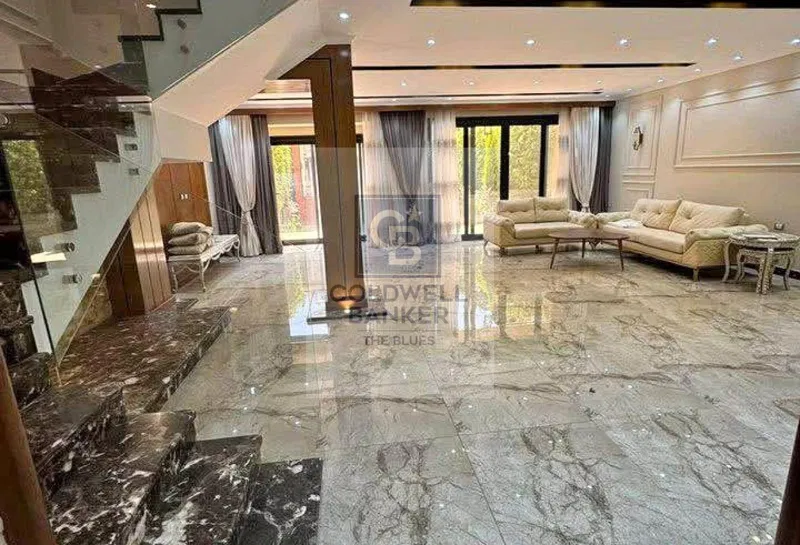 4-bedroom duplex 290 m² for sale in Villette
