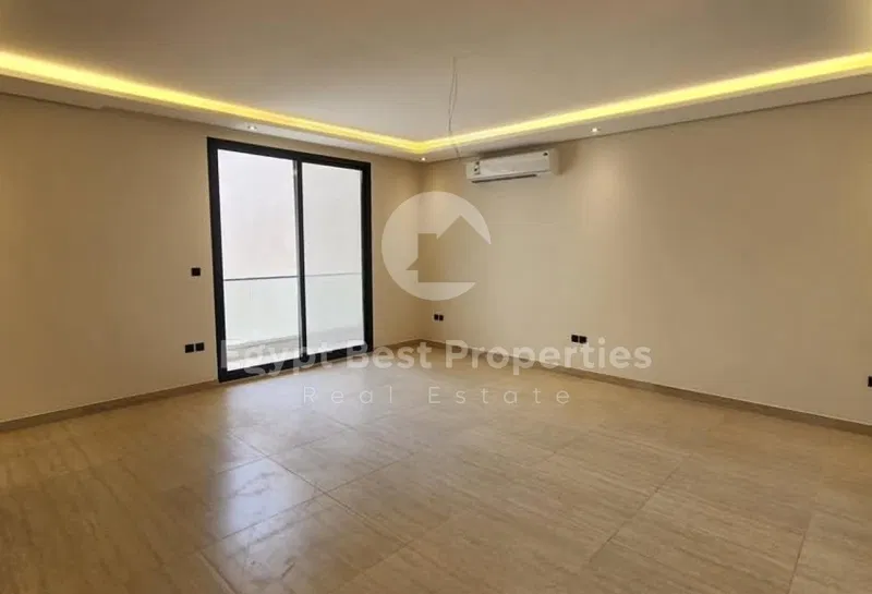 شقة غرفتين 130 م² للبيع في فيلدج ويست، Village West