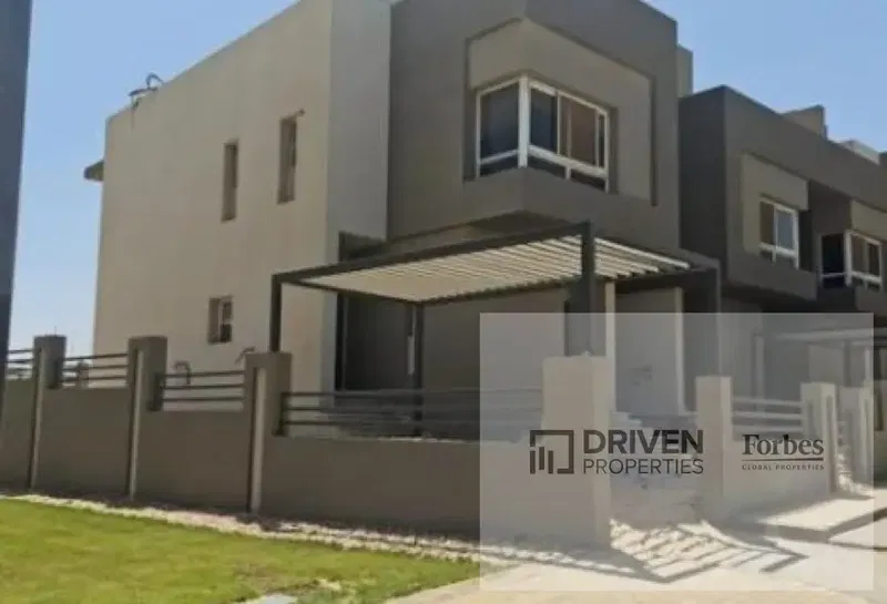 Ready to Move Townhouse By Installments For Sale In Etapa Compound Near Patio Al Zahraa & Al Rabwa Sheikh Zayed Giza