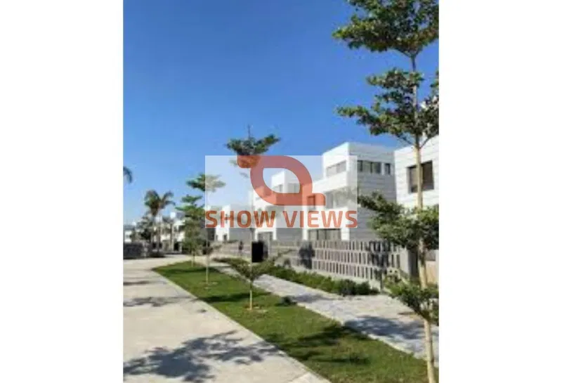 تاون هاوس 4 غرف 220 م² للبيع في Al Burouj Compound