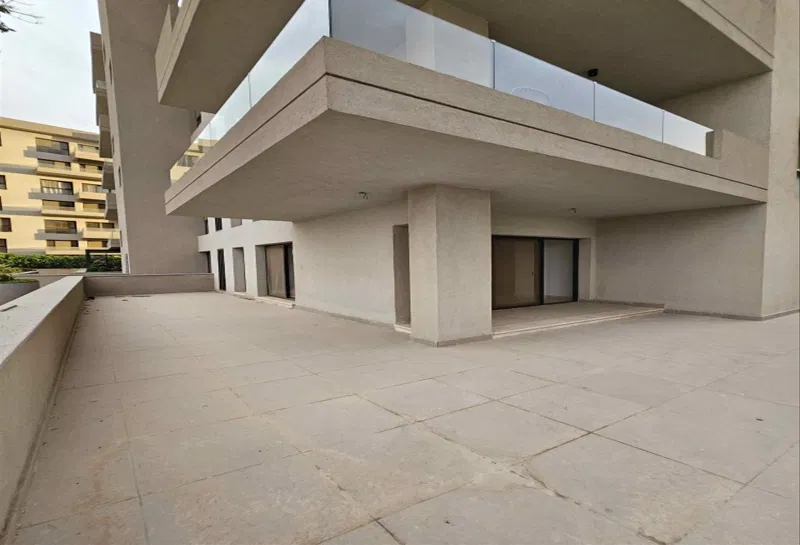 3-bedroom apartment 220 m² for sale in Al Burouj Compound