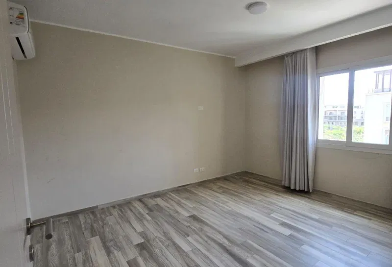 3-bedroom penthouse 191 m² for sale in October Plaza
