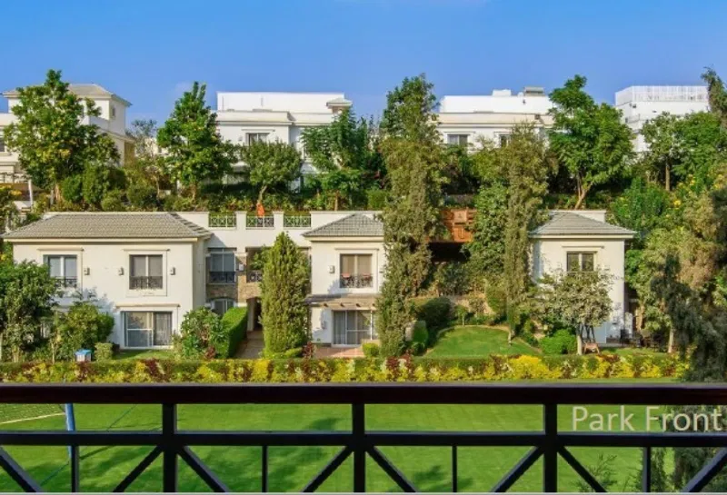 3-bedroom ivilla 245 m² for sale in Mountain View 1.1