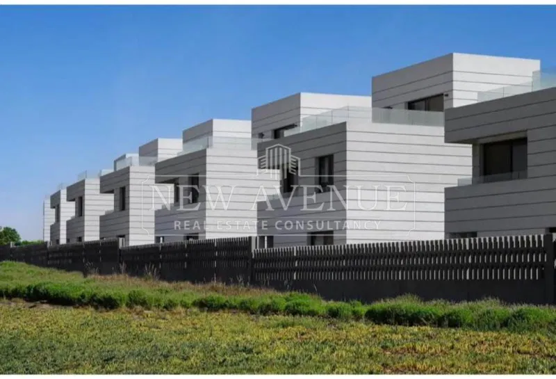 3-bedroom townhouse 200 m² for sale in Al Burouj Compound
