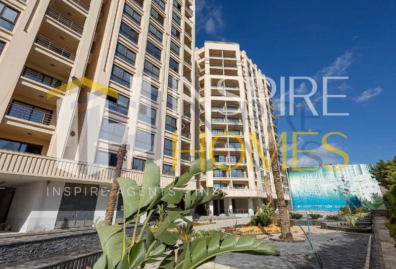 4-bedroom apartment 242 m² for sale in Valore Antoniades