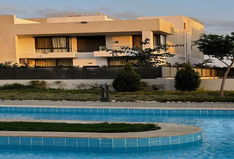 فيلا 4 غرف 230 م² للبيع في ليك ويست، Lake West