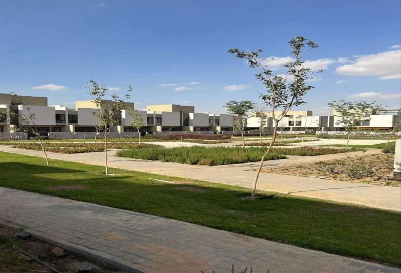 تاون هاوس 5 غرف 200 م² للبيع في Al Burouj Compound