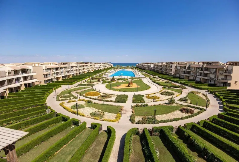 4-bedroom chalet 185 m² for sale in Murano Wadi Degla