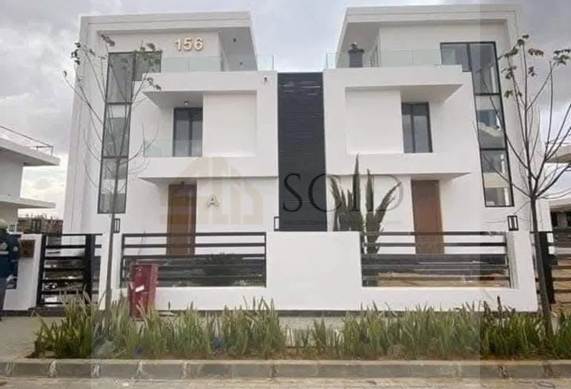 فيلا 3 غرف 185 م² للبيع في Mountain View Chill Out Park