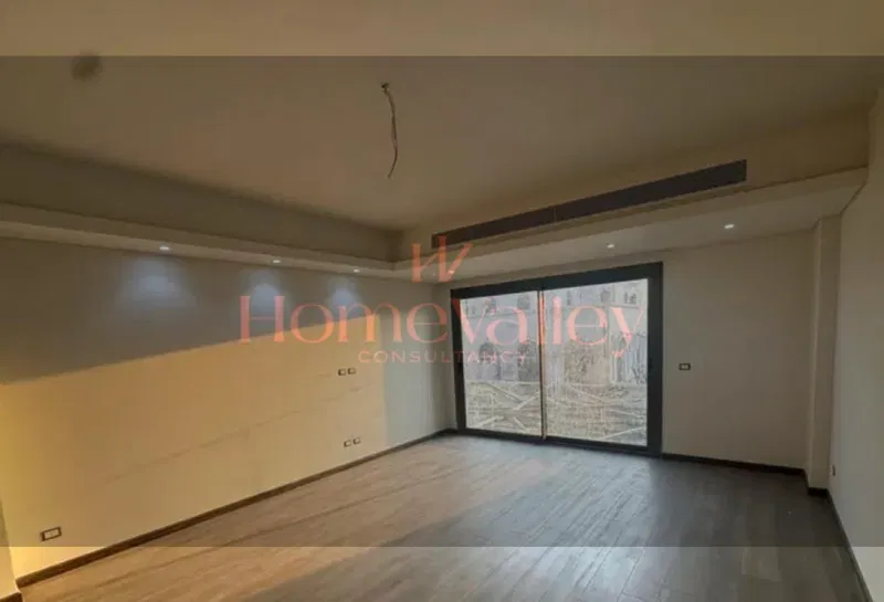 3-bedroom apartment 149 m² for sale in Village West