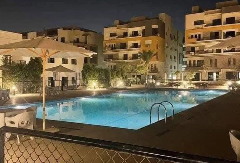 دوبلكس 4 غرف 250 م² للبيع في تالا، Tala