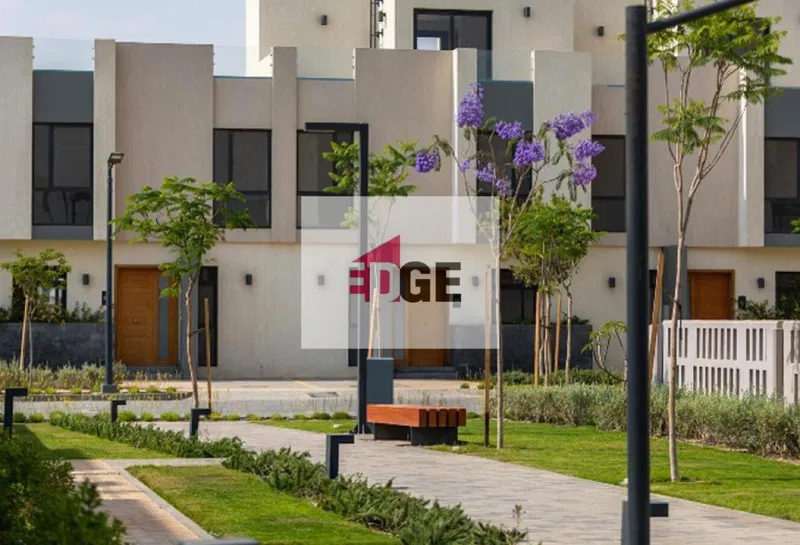 تاون هاوس 4 غرف 220 م² للبيع في Al Burouj Compound