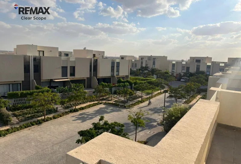 3-bedroom townhouse 220 m² for sale in Al Burouj Compound