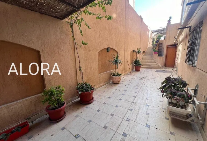 دوبلكس 5 غرف 440 م² للبيع في Touristic Zone 6