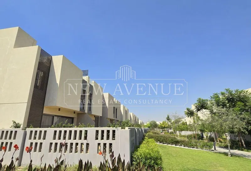4-bedroom townhouse 220 m² for sale in Al Burouj Compound