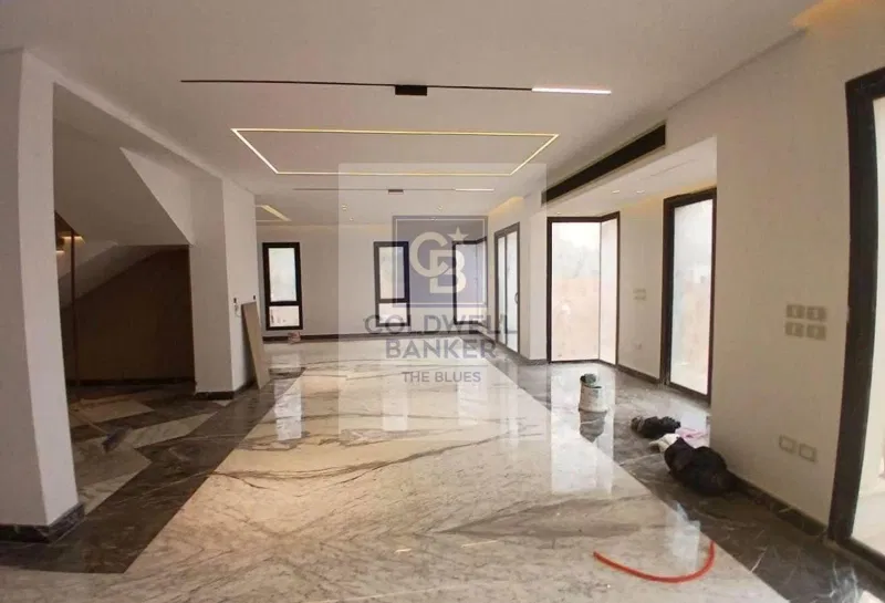 4-bedroom duplex 290 m² for sale in Villette