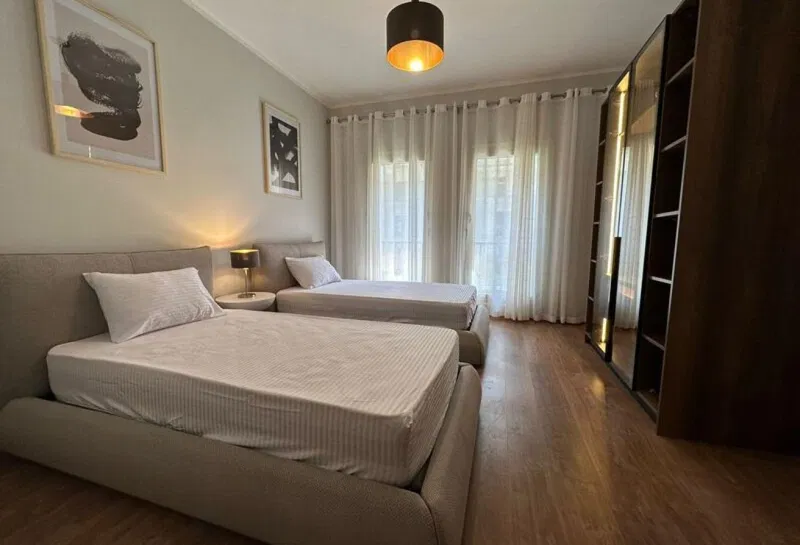 2-bedroom apartment 130 m² for sale in 90 Avenue
