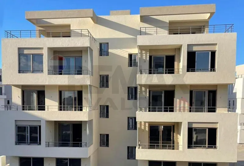 3-bedroom apartment 161 m² for sale in Palm Hills