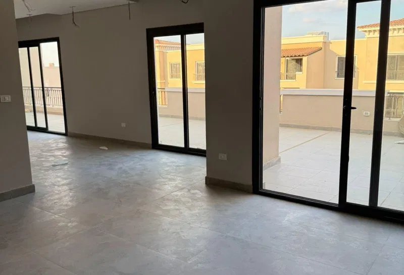 4-bedroom penthouse 213 m² for sale in Village West