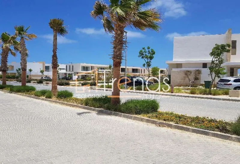 3-bedroom chalet 144 m² for sale in Seashell