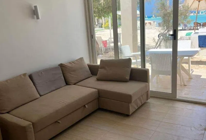 2-bedroom chalet 100 m² for sale in Hacienda West