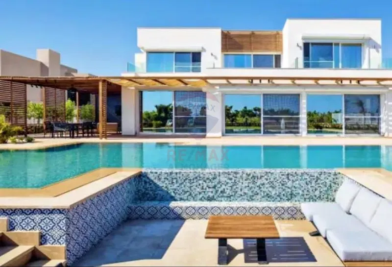 2-bedroom chalet 114 m² for sale in Hacienda Waters