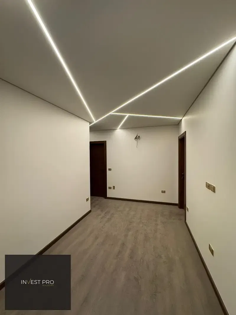 Apartment resale 185m in crystal plaza with installments over 4 years open view with kitchen + AC