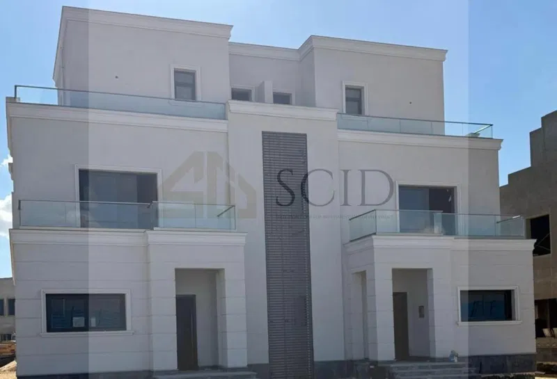4-bedroom townhouse 225 m² for sale in Naia West