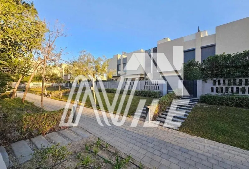 تاون هاوس 5 غرف 300 م² للبيع في Al Burouj Compound