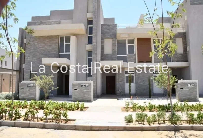 4-bedroom townhouse 402 m² for sale in Al Maqsad
