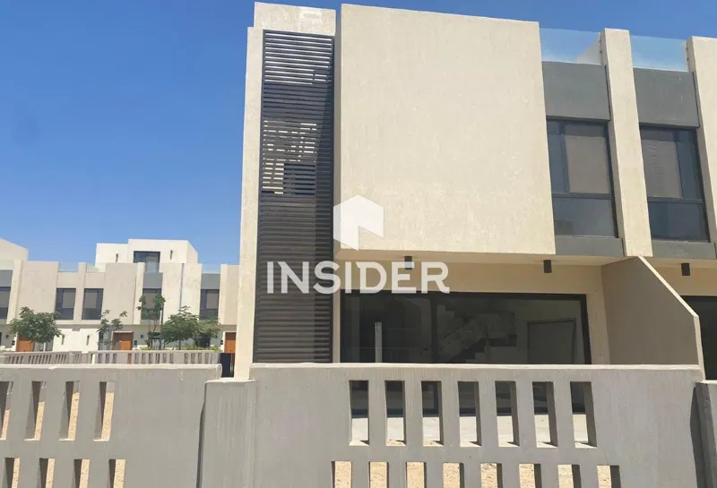 تاون هاوس 3 غرف 248 م² للبيع في Al Burouj Compound