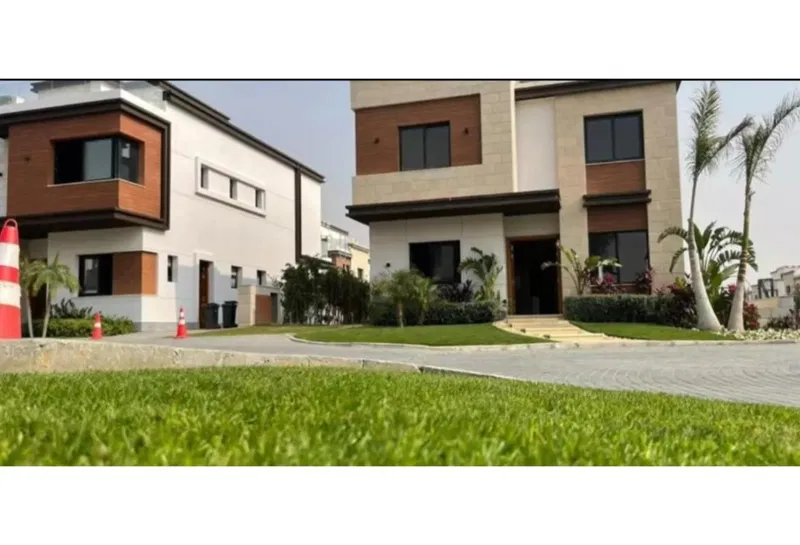 4-bedroom townhouse 225 m² for sale in Azzar 2